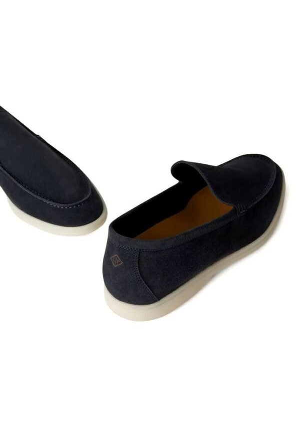 Mocassins Summer Walk