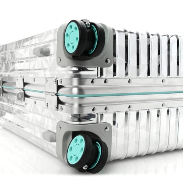 photo_4_2026-05-18_03-17-54 Valise cabine Rimowa x Tiffany & Co. Rock Cut argenté