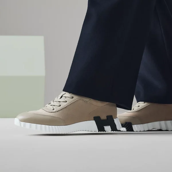 Bouncing sneaker